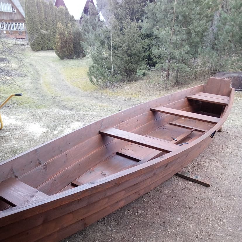 Medinė valtis, nr. 12