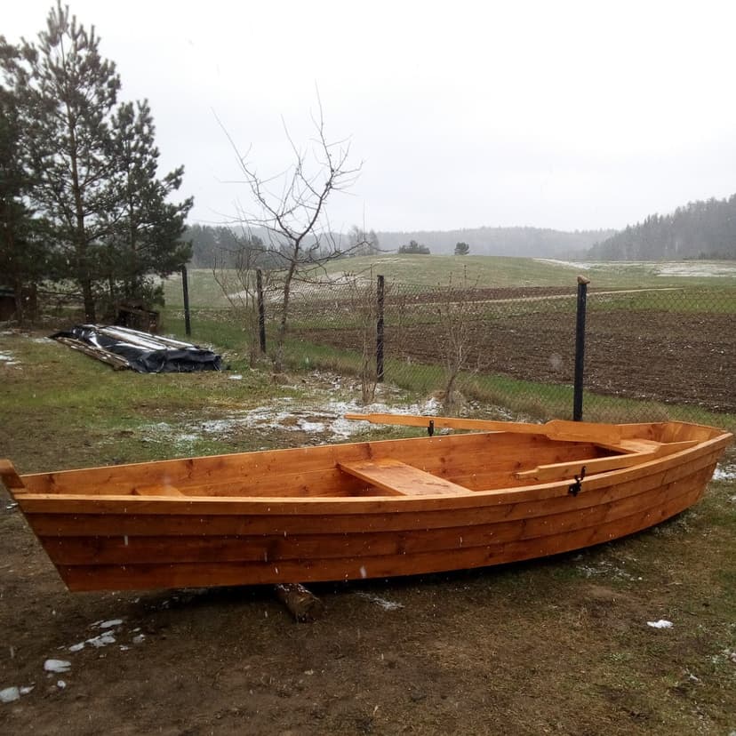 Medinė valtis, nr. 8